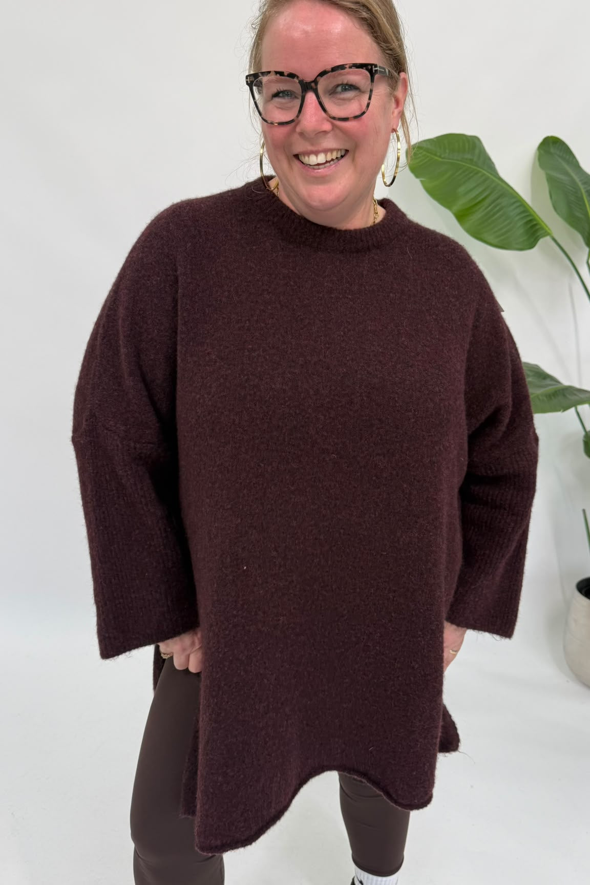 OVERSIZED ZACHTE TRUI BURGUNDY