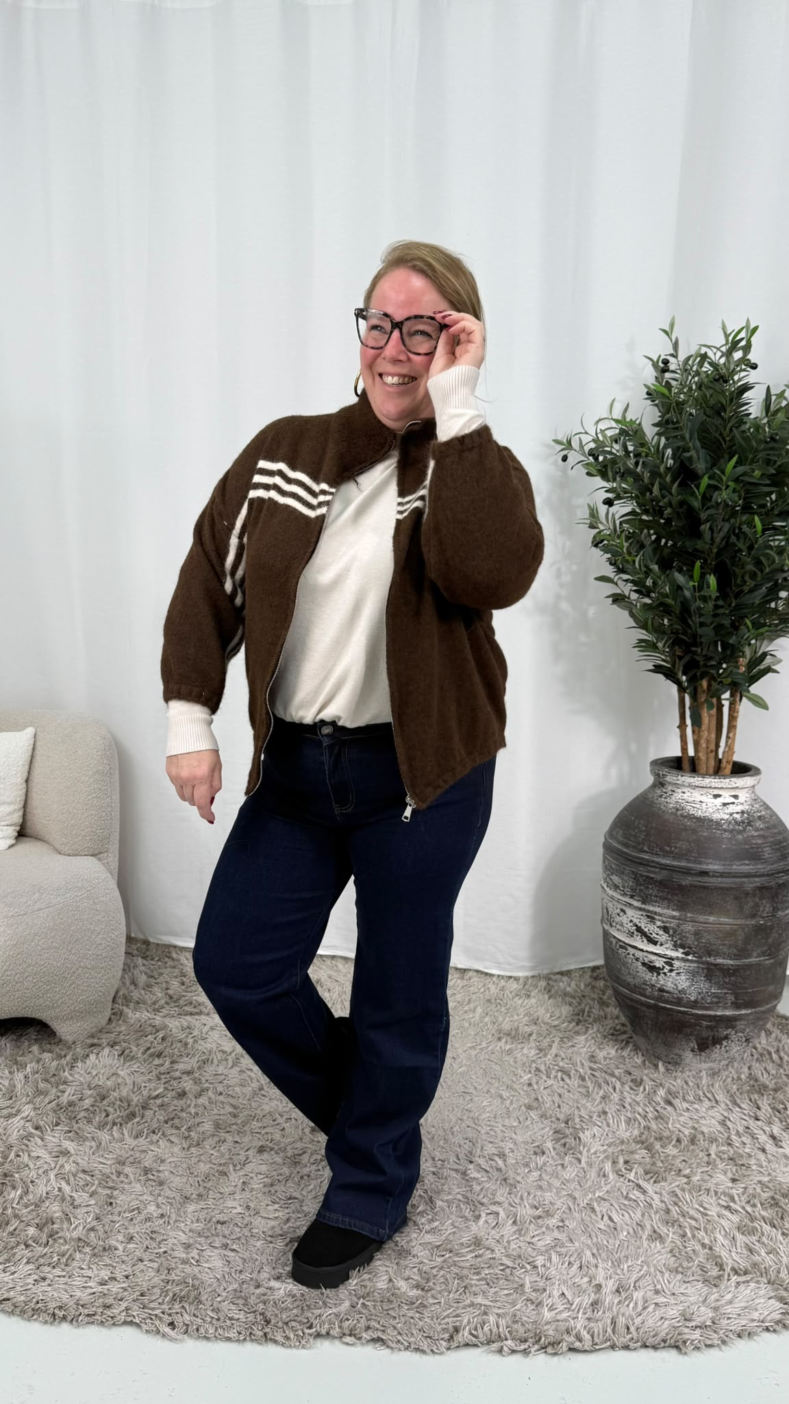 FLUFFY SPORT STREEP VEST BRUIN
