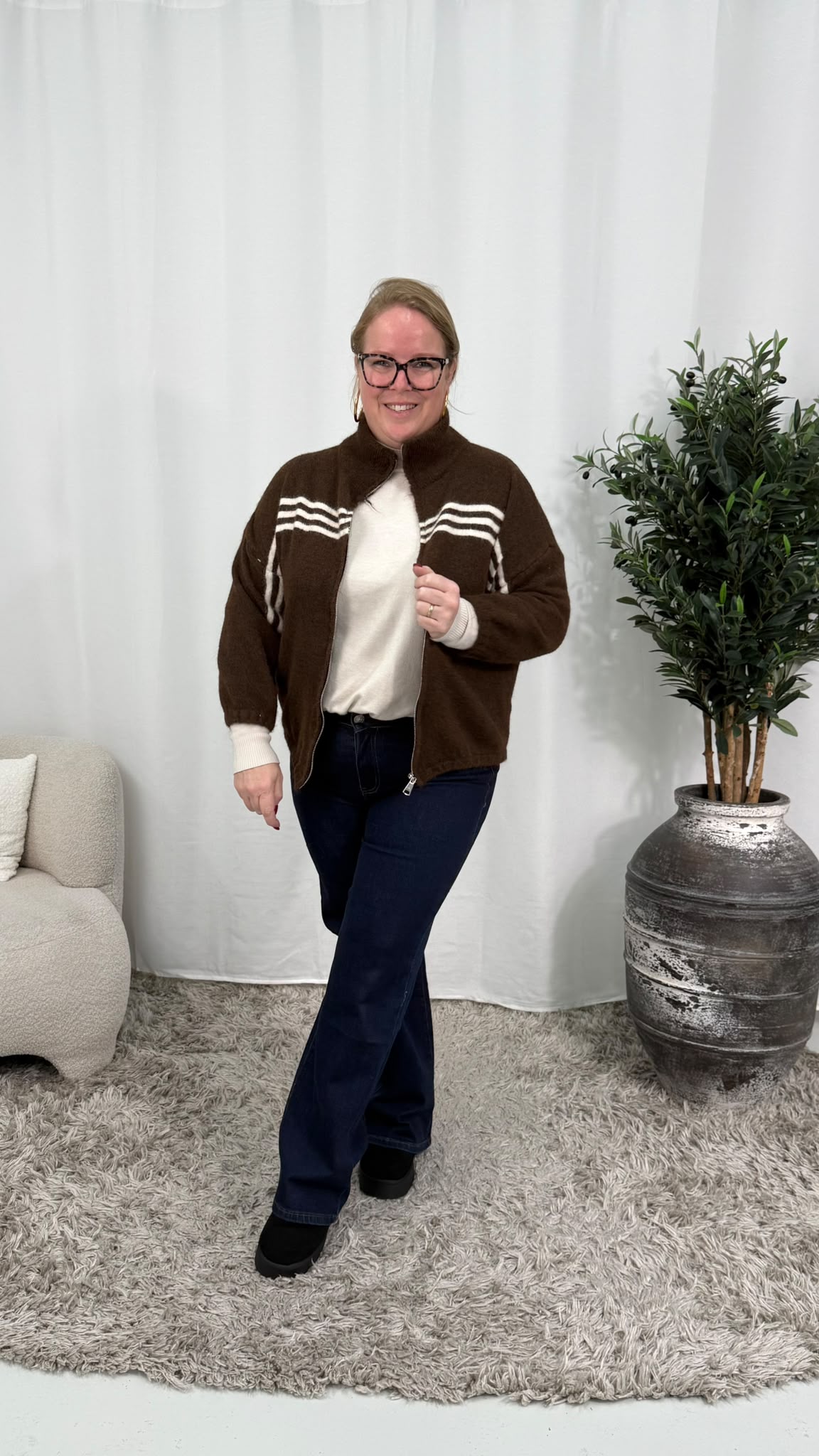 FLUFFY SPORT STREEP VEST BRUIN