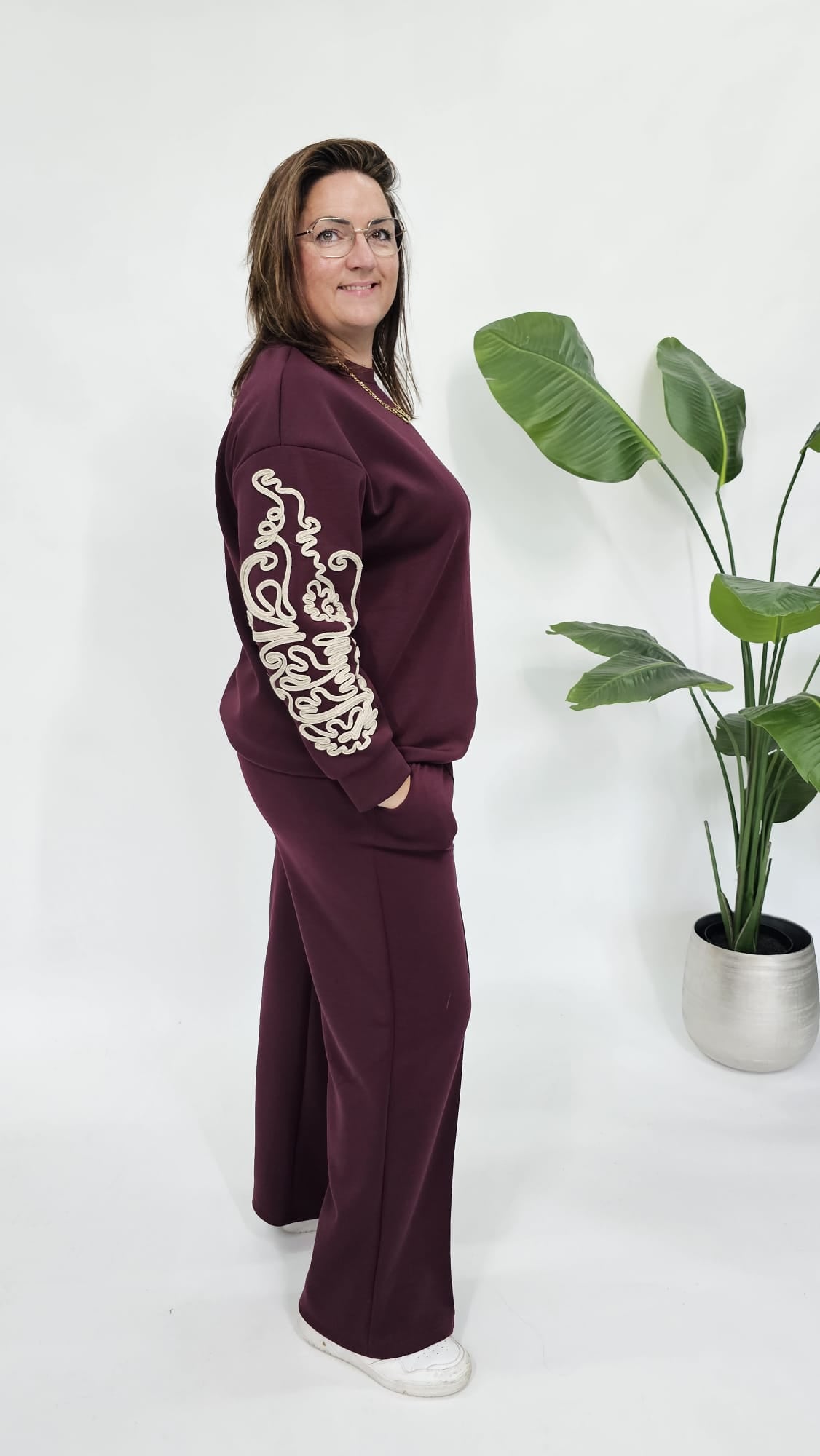 SWEATER MET SIERKOORD MOUW BURGUNDY